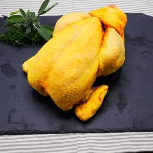 Pollo entero limpio